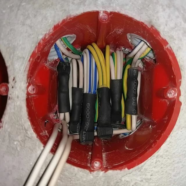 Распайка в подрозетнике